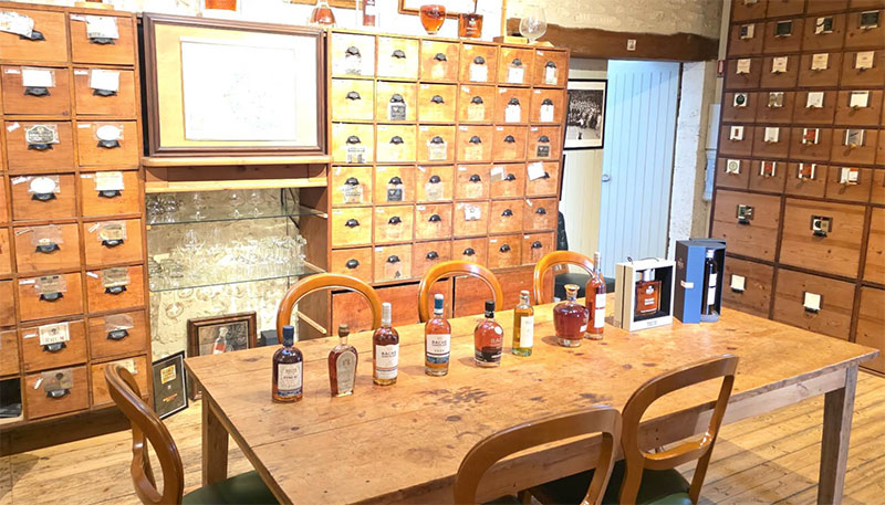 The modest tasting room. Photo: Terje Gaarden